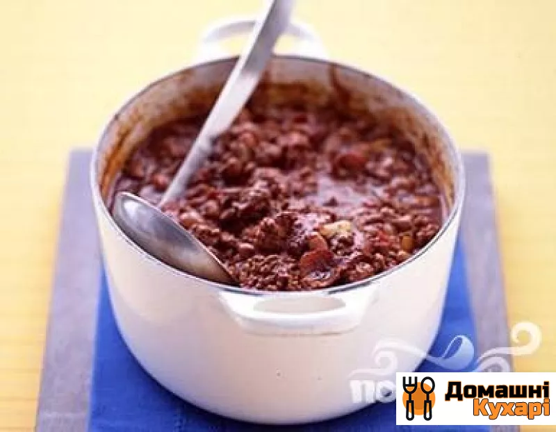 Індичка з бобами і чилі
