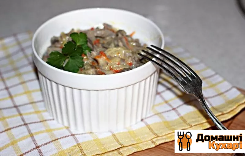 Шлунки курячі, тушковані в вершках