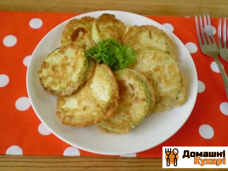 Кабачки з часником в клярі