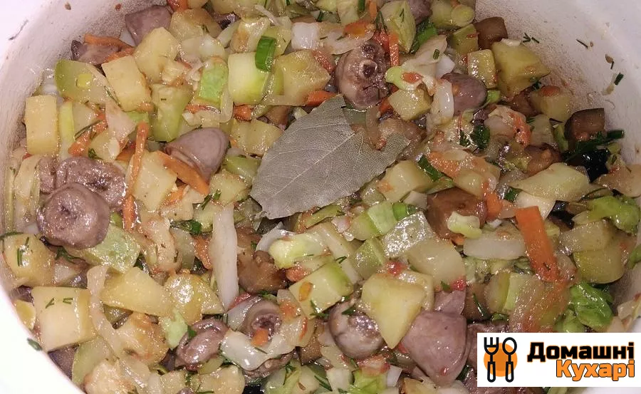 Овочеве рагу з курячими сердечками і помідорами - фото крок 10